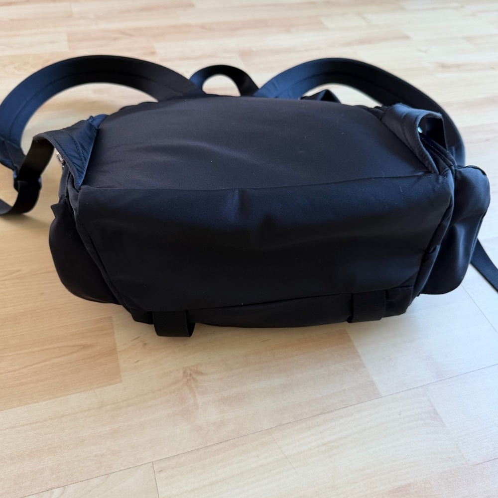 Lululemon Wunderlust Backpack Mini 14L - Picture 10 of 12